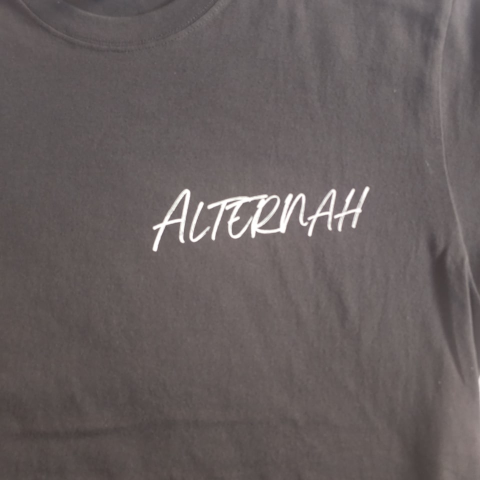 Alternah skate co dog tee (sumi)
